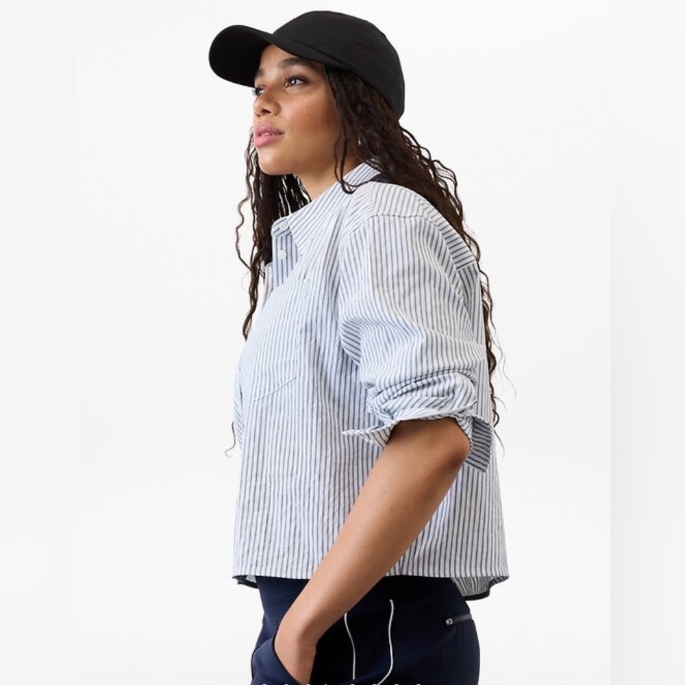 Athleta Midday Cropped Poplin Shirt Repose Navy Stripe Size M - Picture 2 of 14